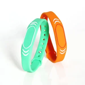 CMRFID OEM Smart Uhf Programmable Nfc Active Tag Silicone Rfid Wristband Bracelet Waterproof Custom Logo Printing Smart Bracelet