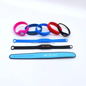 Custom Logo Smart RFID Bracelet Programmable Waterproof Silicone RFID Silicone Wristband