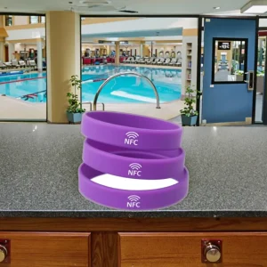 Factory Supply 13.56MHz Frequency RFID Access Control Wristband NFC Fitness Silicone Bracelet Fashion Membership Card Hotel