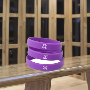 Factory Supply NFC 213 215 216 Waterproof Fitness Silicone Bracelet Custom Logo RFID for Social Media & Hotel Use